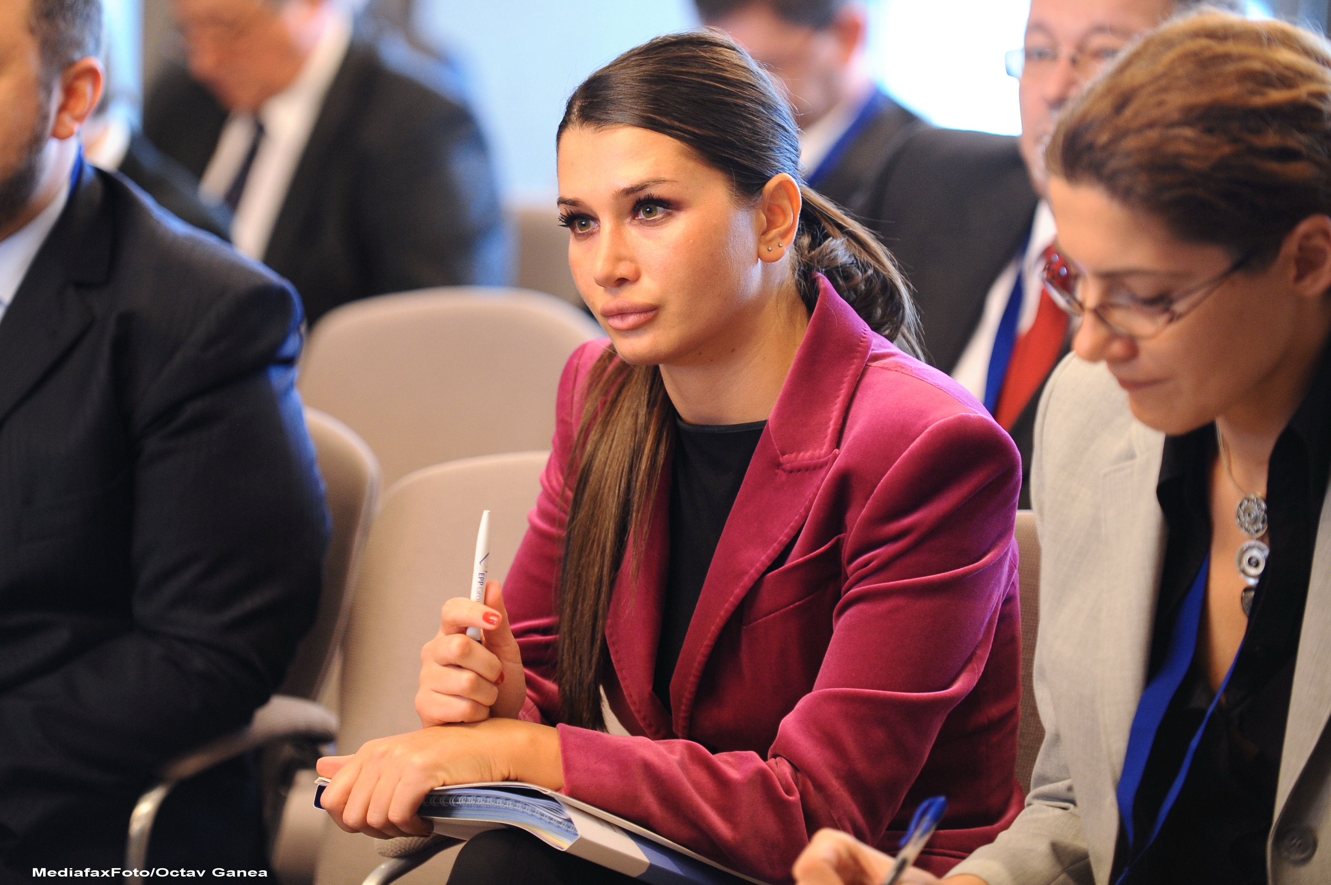 Elena Basescu in PE: Nu putem tolera etichete xenofobe pentru ca ne-am nascut in Estul Europei!