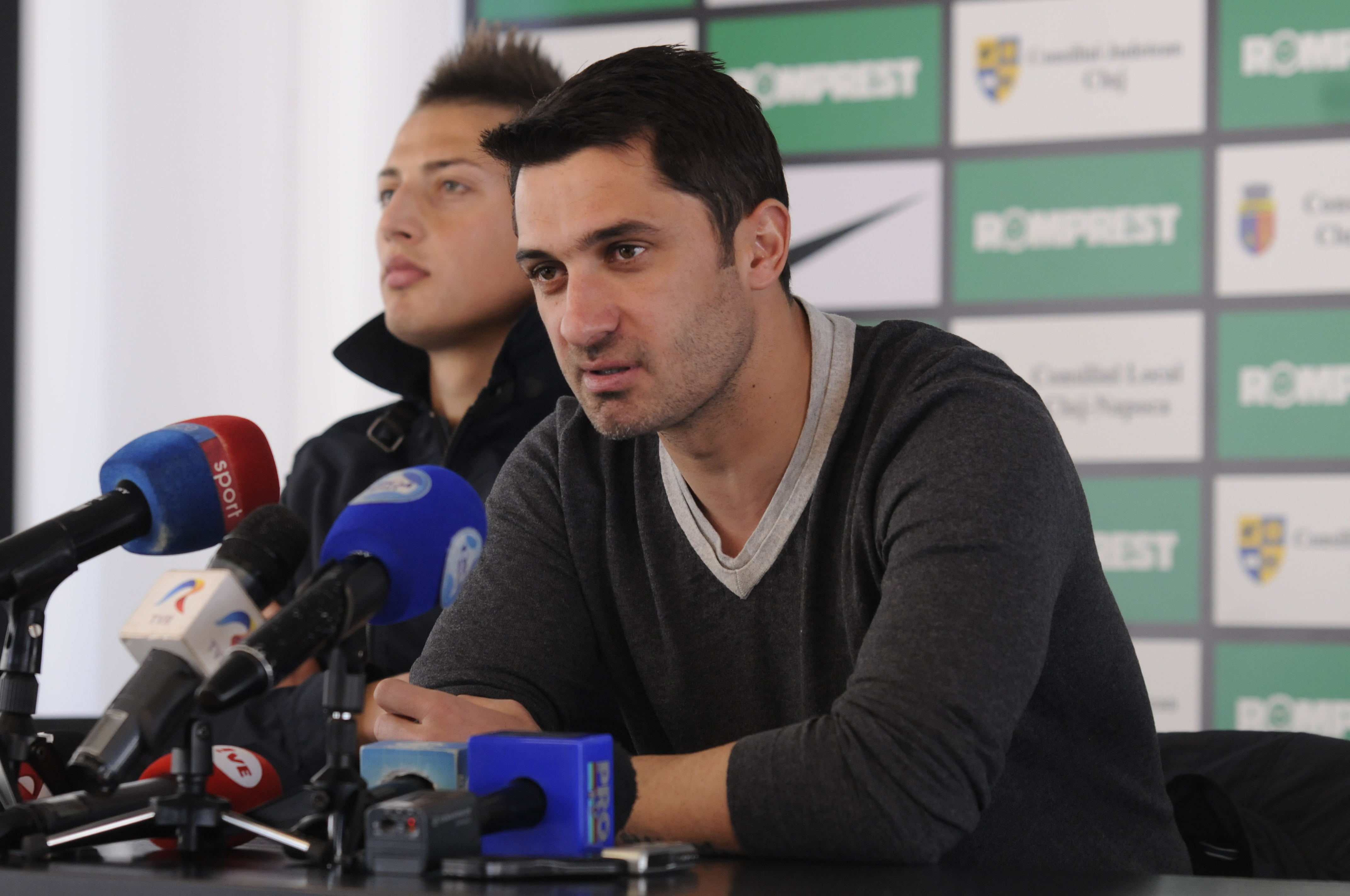 Niculescu, tepuit de Sepcile Rosii