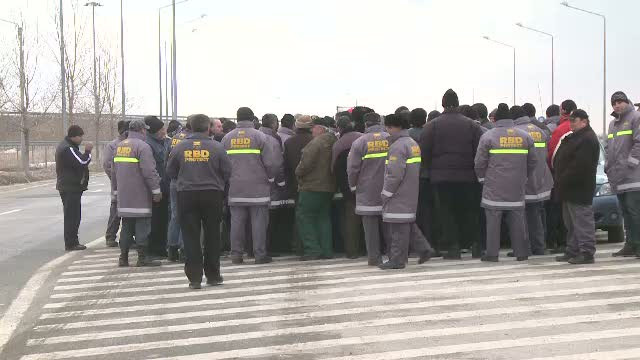 De ce nu e pazita Autostrada Soarelui: firma ia 3 mil. euro, dar nu plateste salarii de 800 lei/luna