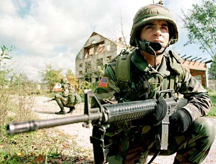 Armata SUA, recunoscatoare romanilor. Au salvat-o de "bomba perfecta" lansata de hackerii chinezi