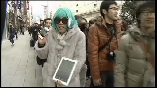 Entuziasmul din strada s-a mutat la bursa. Cozi mai mici pentru iPad3, valori record pentru actiuni