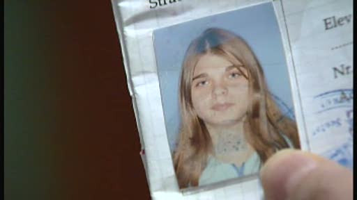 O tanara care s-ar fi aruncat de la etajul 9, suparata ca nu-si gaseste serviciu, a supravietuit