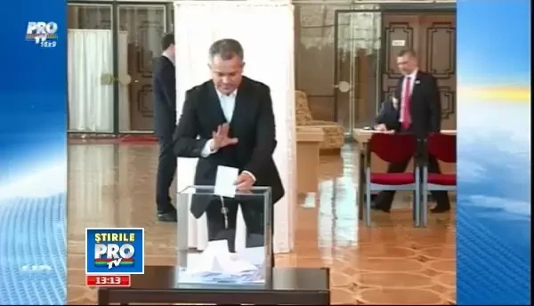 Cel mai prost curs din istorie. Un euro este cotat la 4.38 lei. Explicatiile unei prabusiri