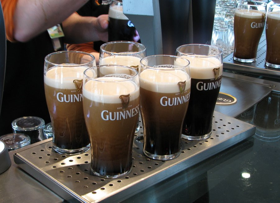 De ziua Sf. Patrick, curg rauri de Guinness. Povestea cele mai celebre beri din lume GALERIE FOTO