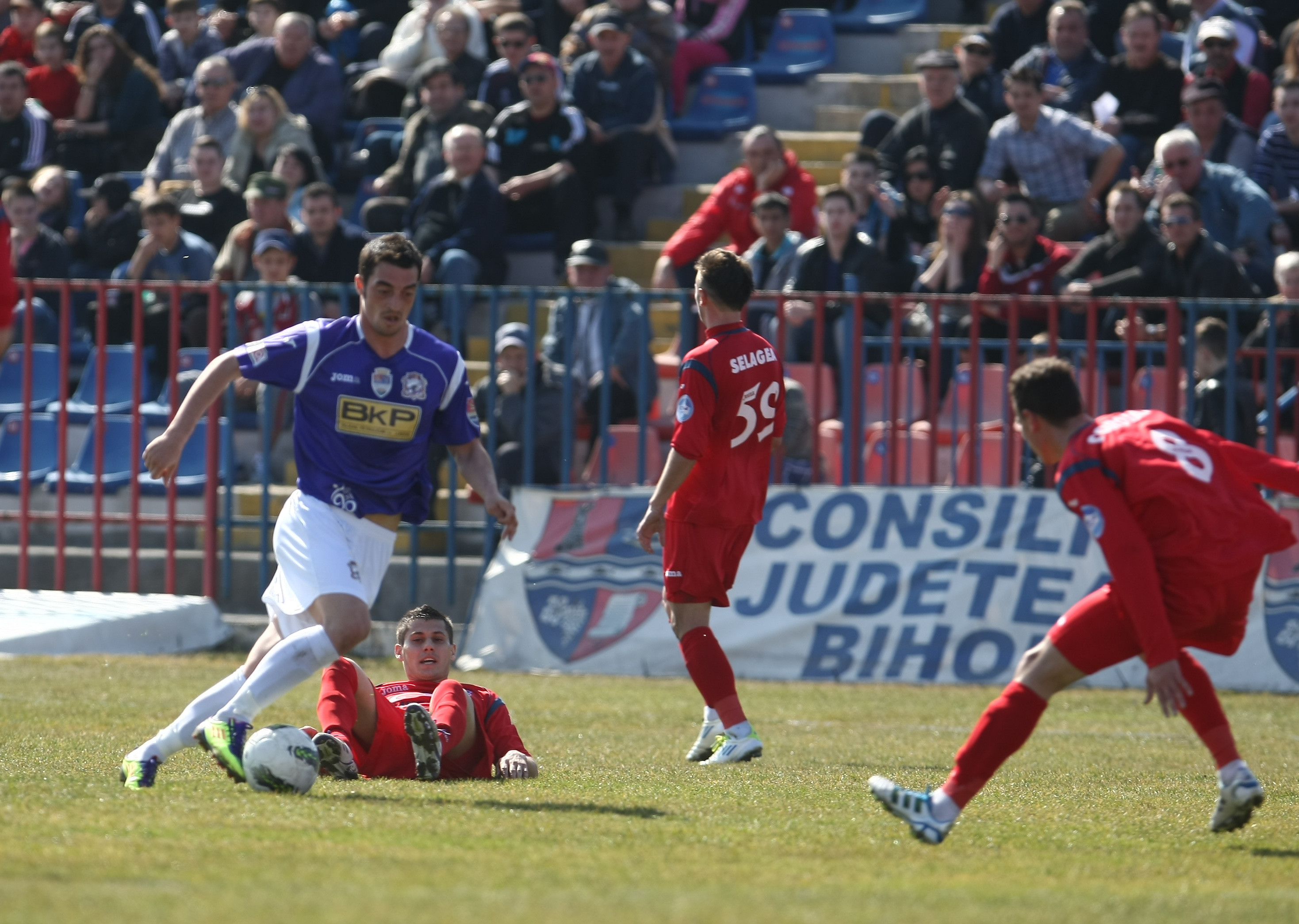 Fair play desavarsit la Oradea: cateva sute de bihoreni au scandat numele lui Poli dupa meci