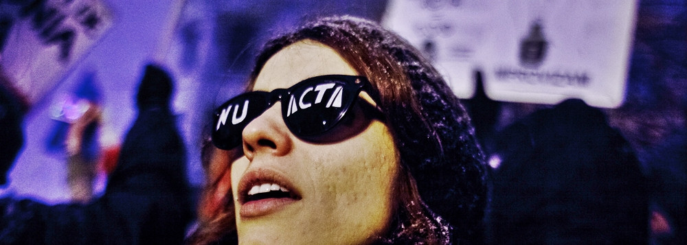 Totul despre Tratatul ACTA. Ce pierzi, ce castigi si de ce multi romani ar putea ajunge la puscarie