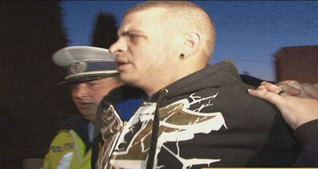 "Ne suna noaptea si ne spune ca o sa murim de mana lui". Calvarul familiei interlopului "Killer"