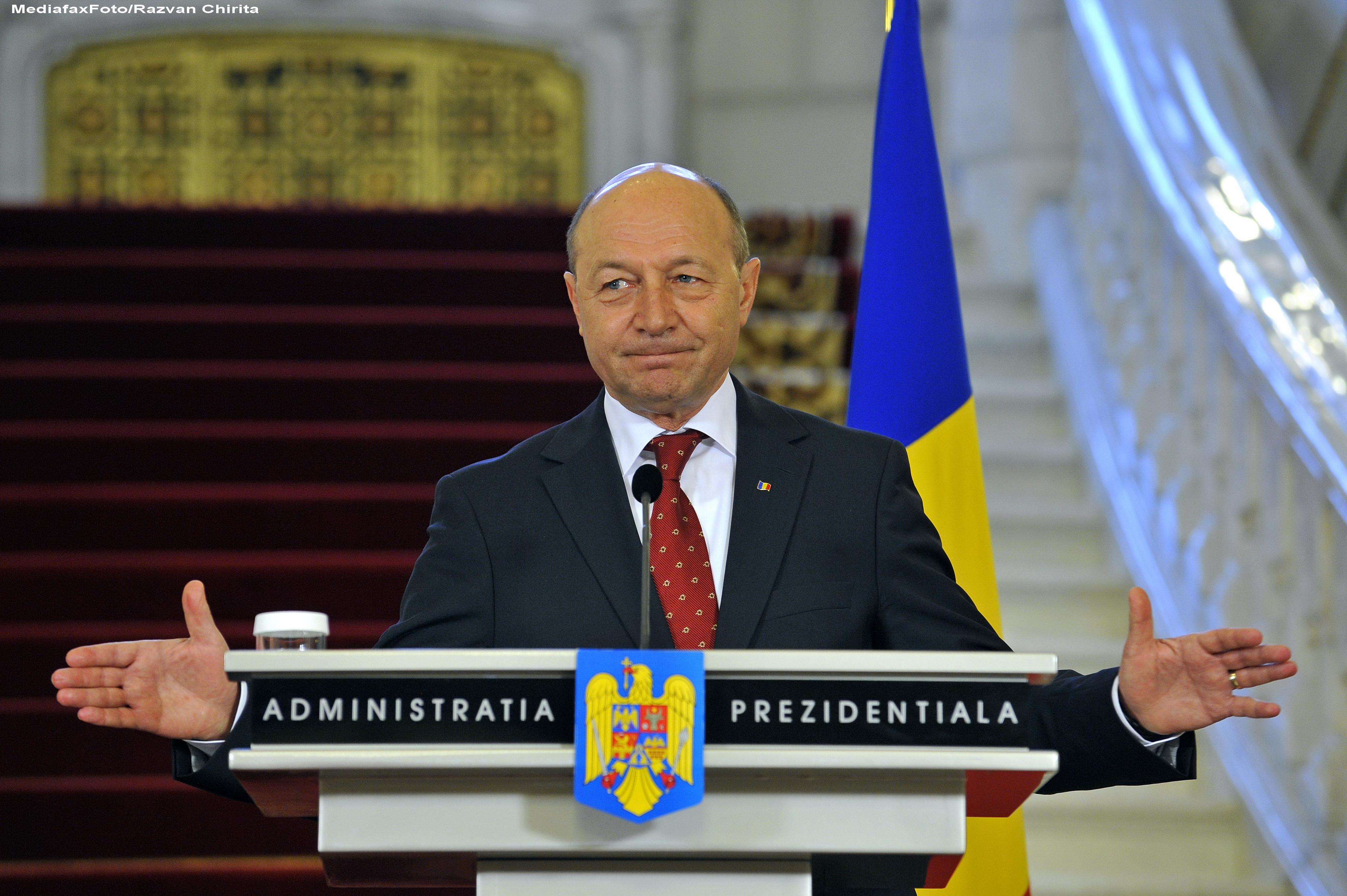 Traian Basescu: "Mandatul meu poate fi mai scurt. In Romania, presedintele poate fi suspendat"