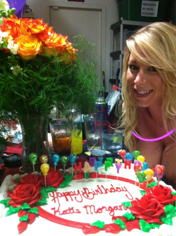 O fotografie aparent banala a transformat-o in senzatie pe internet. Ce se vede in imagine