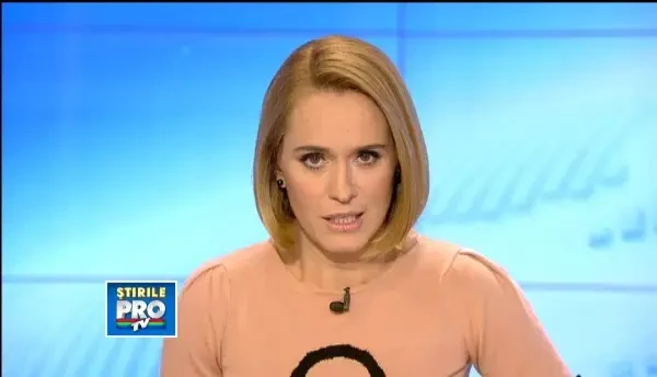 Vrajitoare, saltate ca prin farmec de politisti. Reporterii ProTV au fost atacati cu maturi