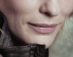 Vedeta care are tupeul sa apara neajustata in Photoshop, pe coperta unei reviste