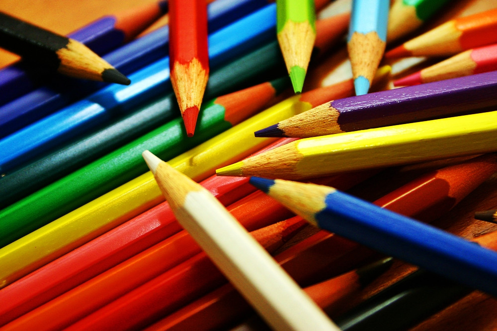 Alegerea rechizitelor, principala bătaie de cap a părinților. Cât vor scoate din buzunar