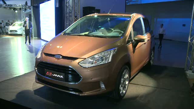 Cea mai noua masina produsa in tara noastra, la Craiova, B-MAX de la Ford, a iesit astazi in lume