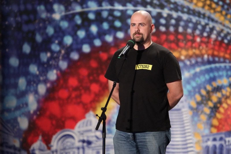 VIDEO. Toata lumea se astepta sa cante rock, dar i-a surprins pe toti cu o voce uimitoare