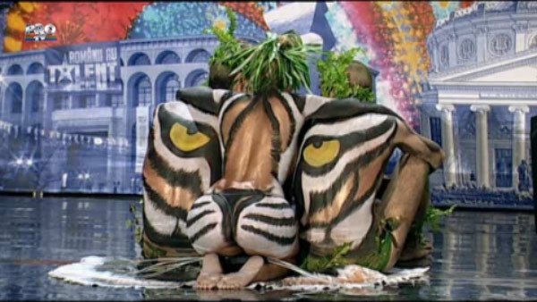 VIDEO. Body painting la "Romanii au talent": "Iti trebuie curaj sa pui mana pe nasul tigrului"