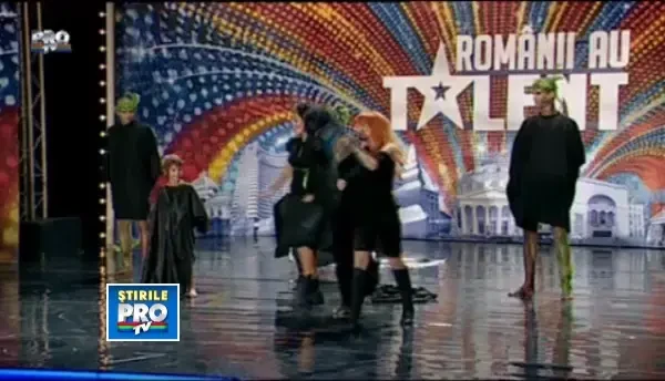 VIDEO. Body painting la "Romanii au talent: Iti trebuie curaj sa pui mana pe nasul tigrului