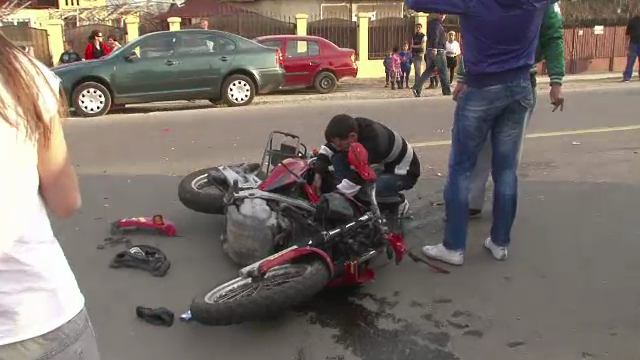 La sfarsitul iernii, soferii au uitat de motociclisti. Un tanar de 19 ani a murit dintr-o neatentie