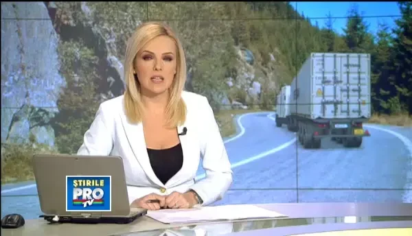 Traficul pe Valea Oltului a fost blocat timp de 2 ore. Doi morti dupa ce s-au rasturnat cu un TIR