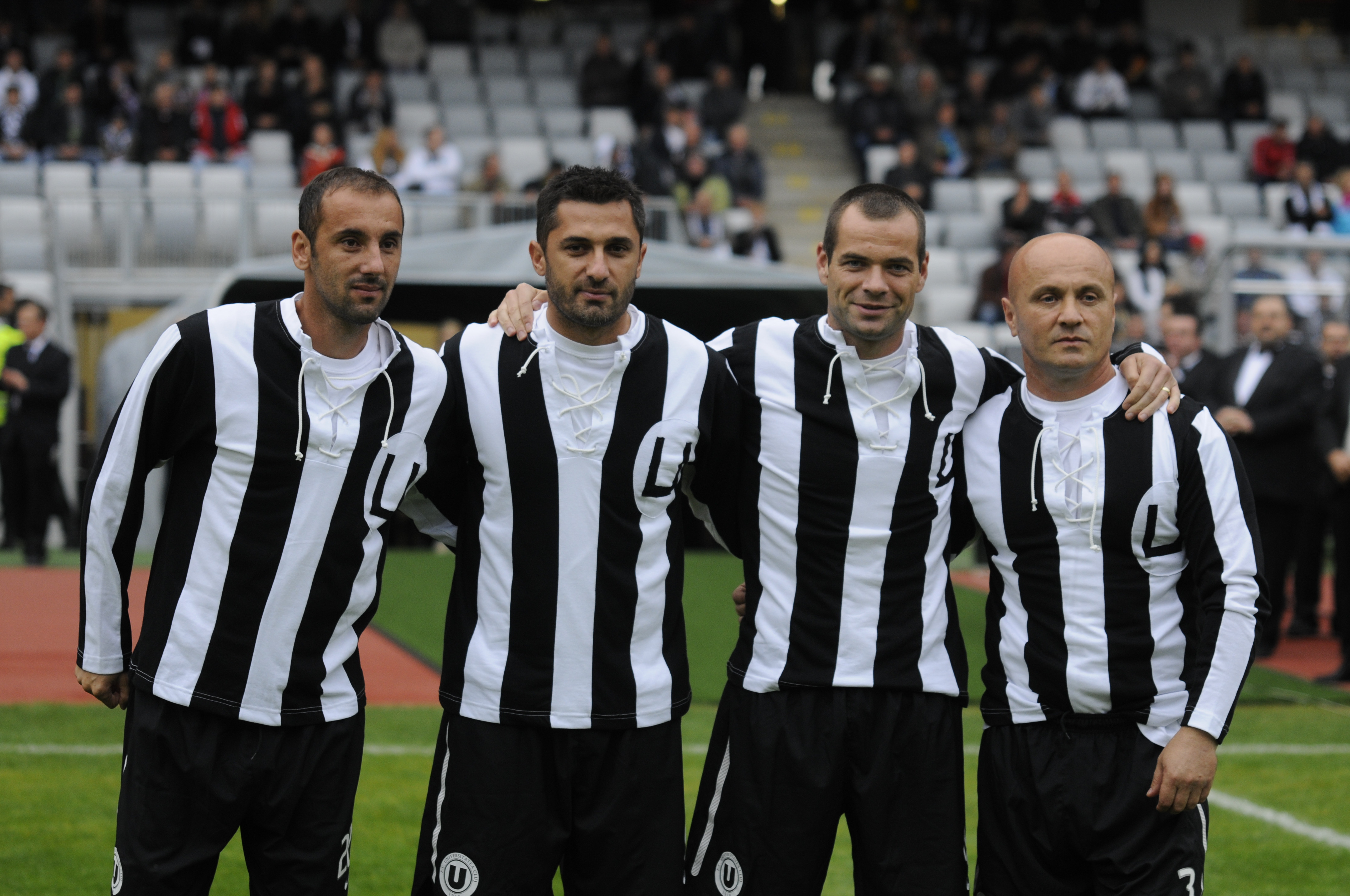 E neinvins ca antrenor, dar jucatorii il cer in teren!