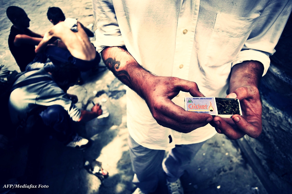 Elevi si studenti vin in ajutorul consumatorilor de droguri pentru a-i ajuta sa invinga dependenta