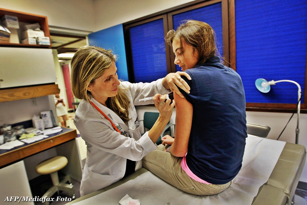 "Si baietii trebuie vaccinati impotriva HPV". Britanicii avertizeaza privind riscul sexului oral