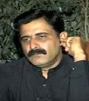 sotul lui Fakhra Younus