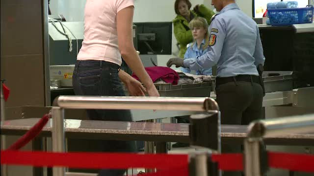 FOTO. Imaginea care a pus pe jar SRI-ul si Politia. "Piciorul de om" dintr-o valiza de pe Otopeni