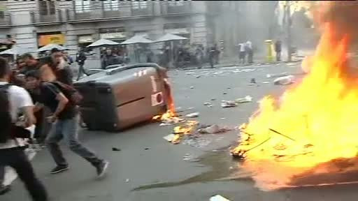 180 de oameni arestati si peste 100 de raniti, dupa greva generala din Spania