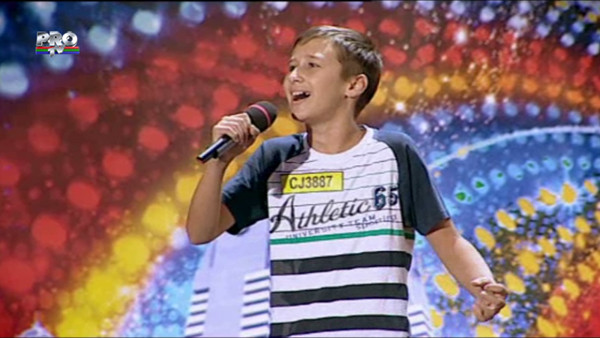 Mihai Teaca a cantat "O sole mio!" si a ridicat sala in picioare. "Din tot sufletul DA"