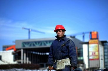 Turcii si chinezii prefera salariile noastre. Cine sunt strainii care muncesc in Romania