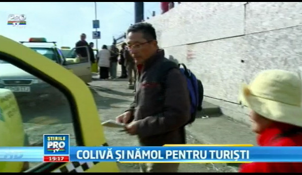 Primire "romaneasca" pentru japonezii veniti in portul Constanta cu un vas de croaziera de lux