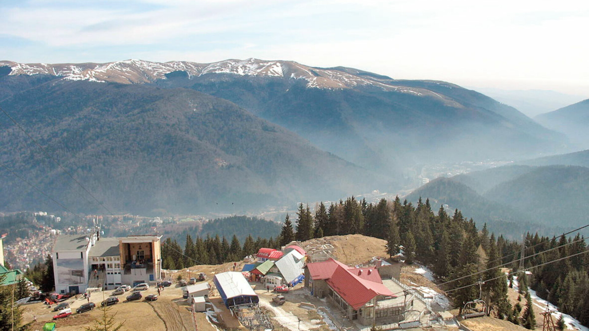 Cozi infernale pentru romanii care au ales sa evadeze la munte. Au stat 4 ore sa ajunga la cota 2000