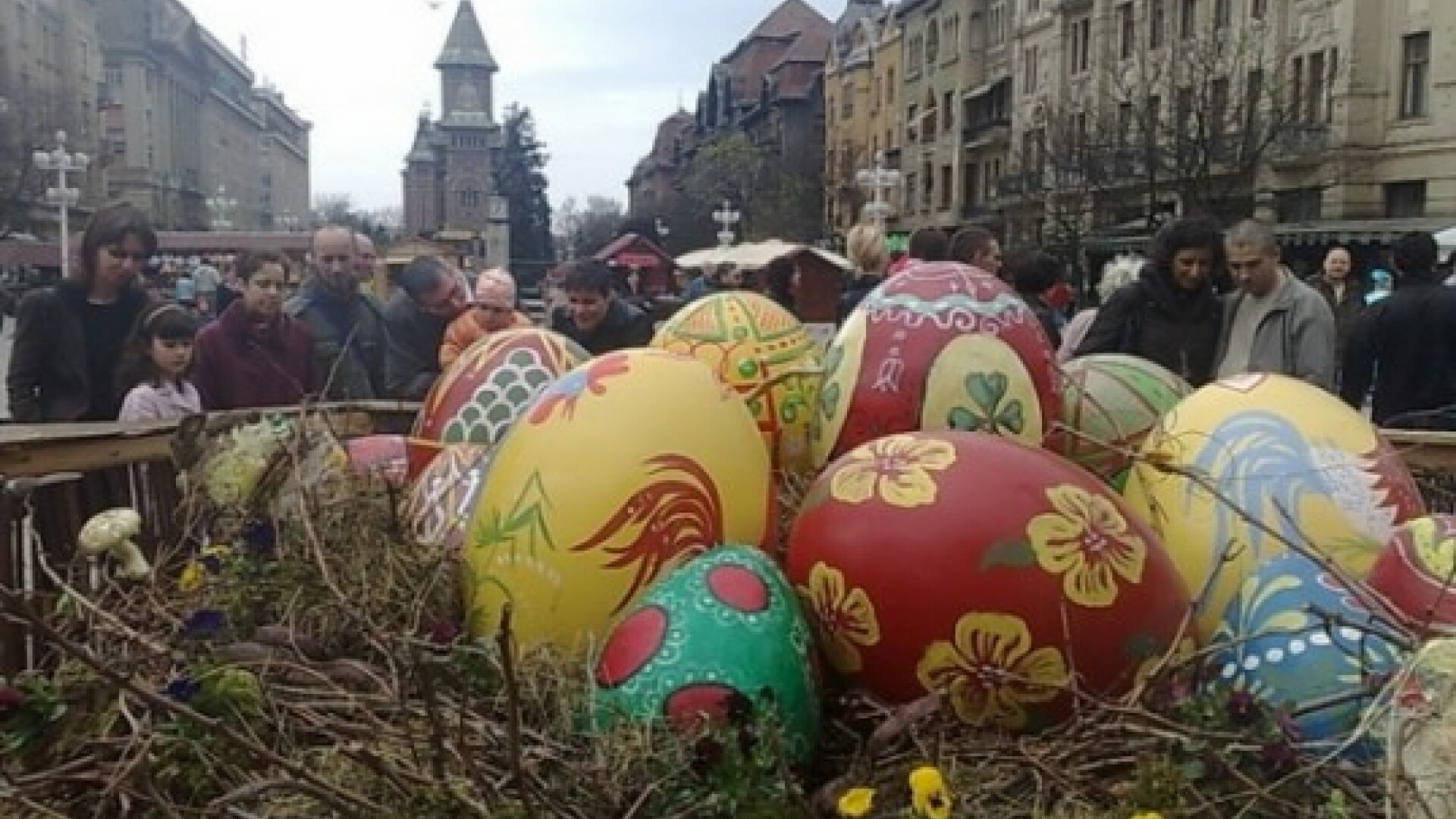 Apropierea sarbatorilor creste incasarile comerciantilor. Ce noutati au pregatit pentru Paste