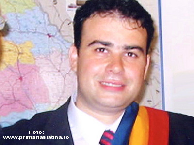 Fost primar al PDL, acum candidat al USL in Slatina. Victor Ponta: "Ii spun bun venit lui Darius"