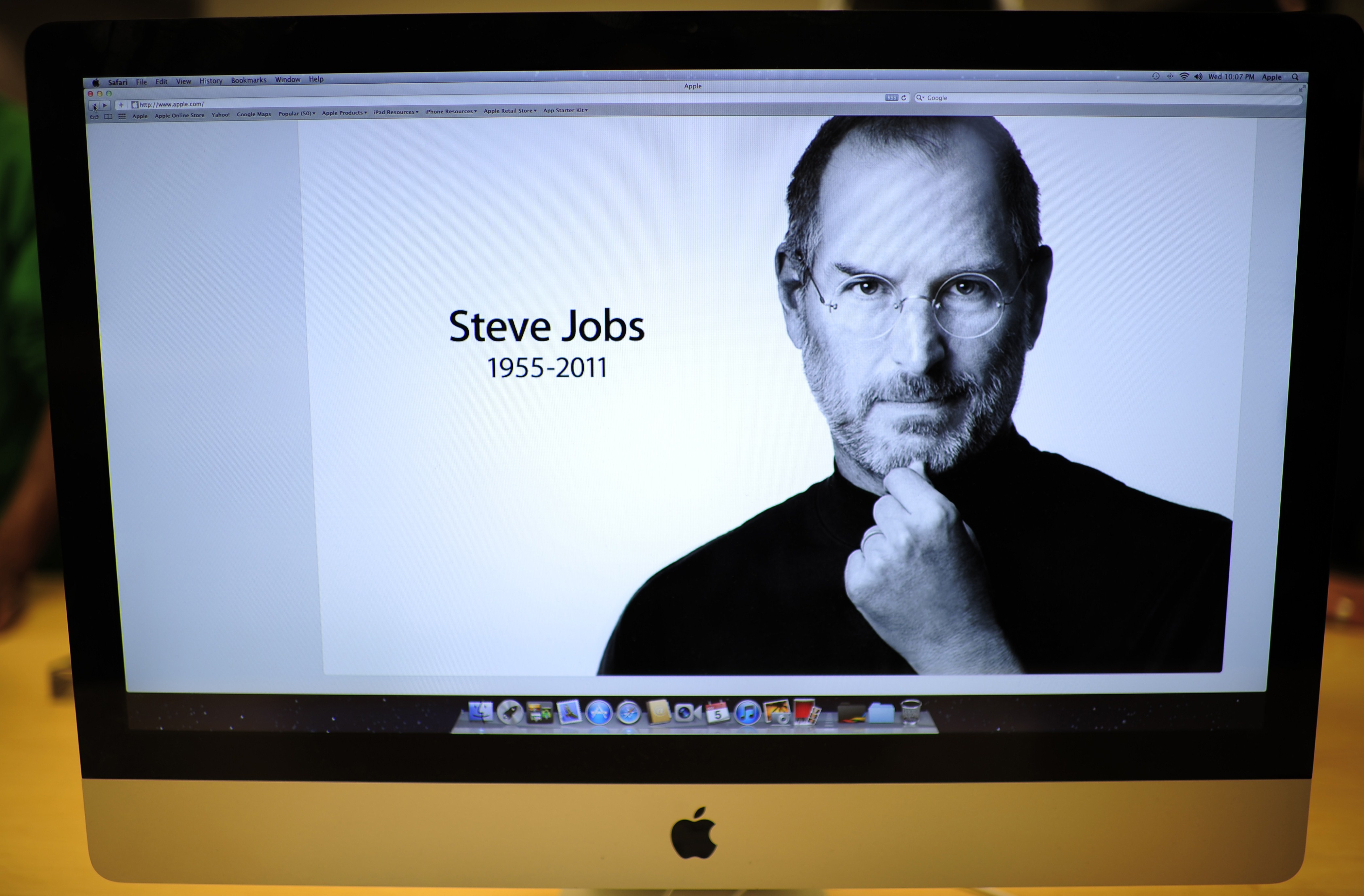 Viata "regelui gadgeturilor", ecranizata la Hollywood. Cine va juca rolul lui Steve Jobs
