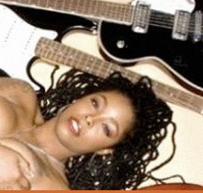 A facut publica o fotografie in care apare goala. Razbunarea unei vedete impotriva hackerilor. FOTO