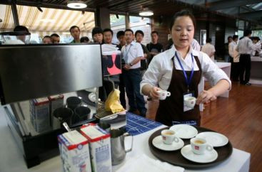China, noul miraj. De ce vor producatorii de cafea sa-i convinga pe asiatici sa renunte la ceai
