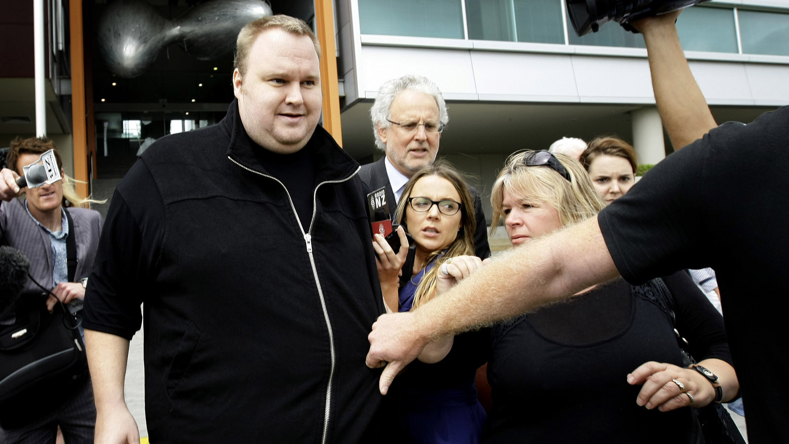 MegaUpload poate renaste. Planul istet pus la cale de Kim Dotcom