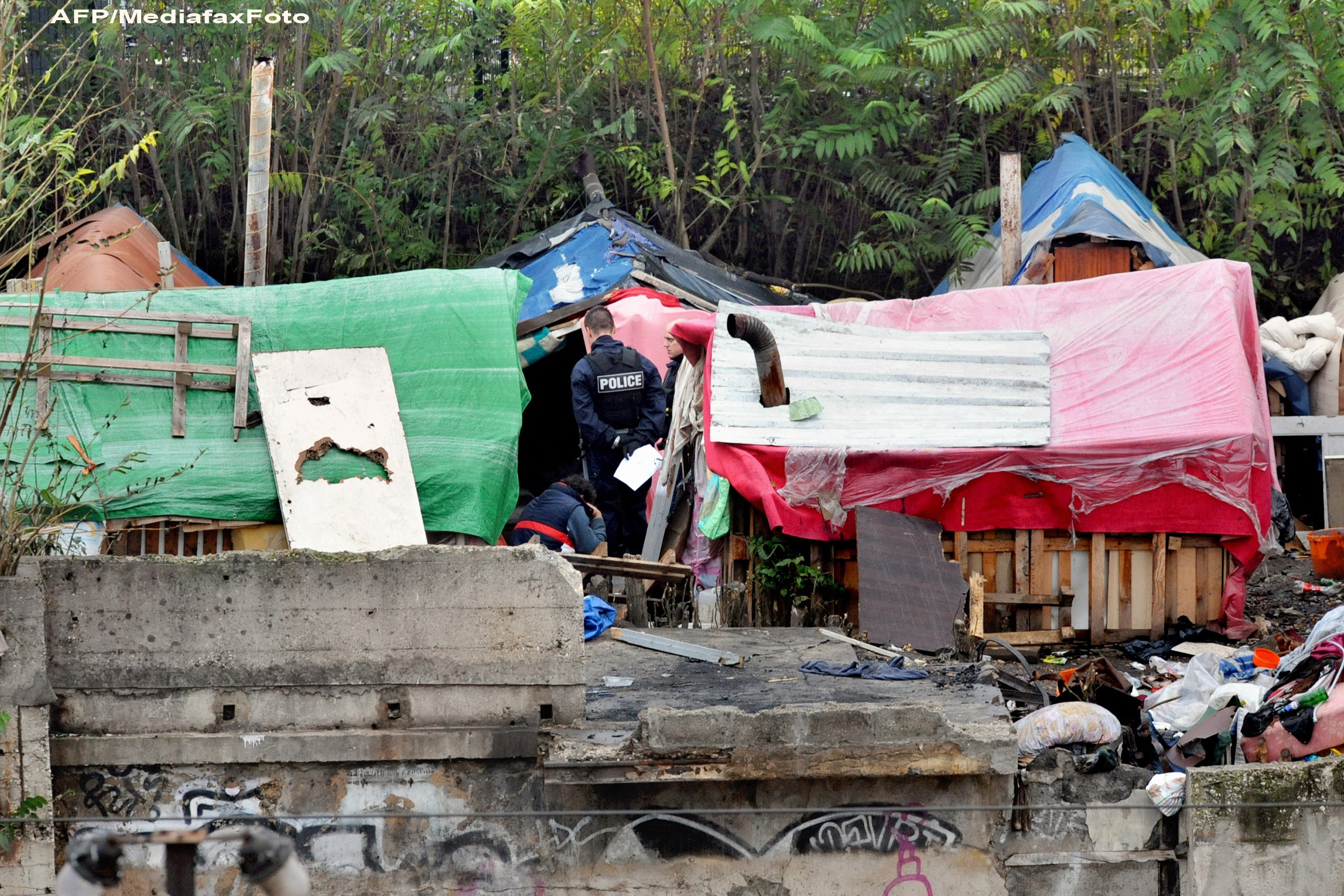 Sute de romi s-au mutat intr-un cartier din Berlin si au format un nou sat "Fantanele"