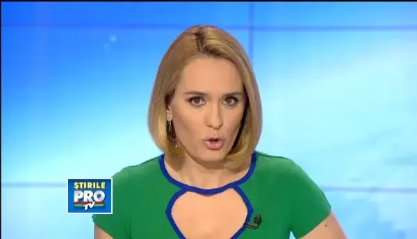 VIDEO. O profesoara de balet si un elev de 17 ani, filmati in ipostaze tandre