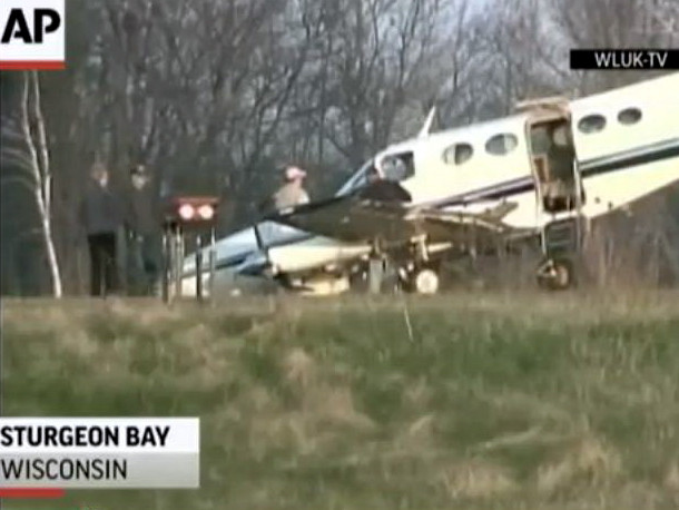 A avut un noroc imens. O femeie de 80 de ani aterizeaza cu avionul, dupa ce pilotul moare in zbor