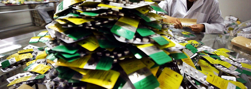 6 din 10 parinti dau copiilor pastile dupa ureche. Studiu despre intoxicarea unei generatii