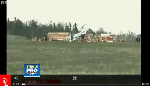 A avut un noroc imens. O femeie de 80 de ani aterizeaza cu avionul, dupa ce pilotul moare in zbor