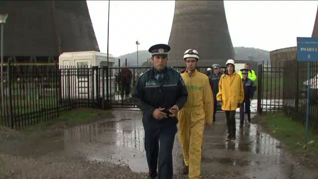 "Let's car!". Politistii romani, intr-un dialog de tot rasul, cu activistii Greenpeace