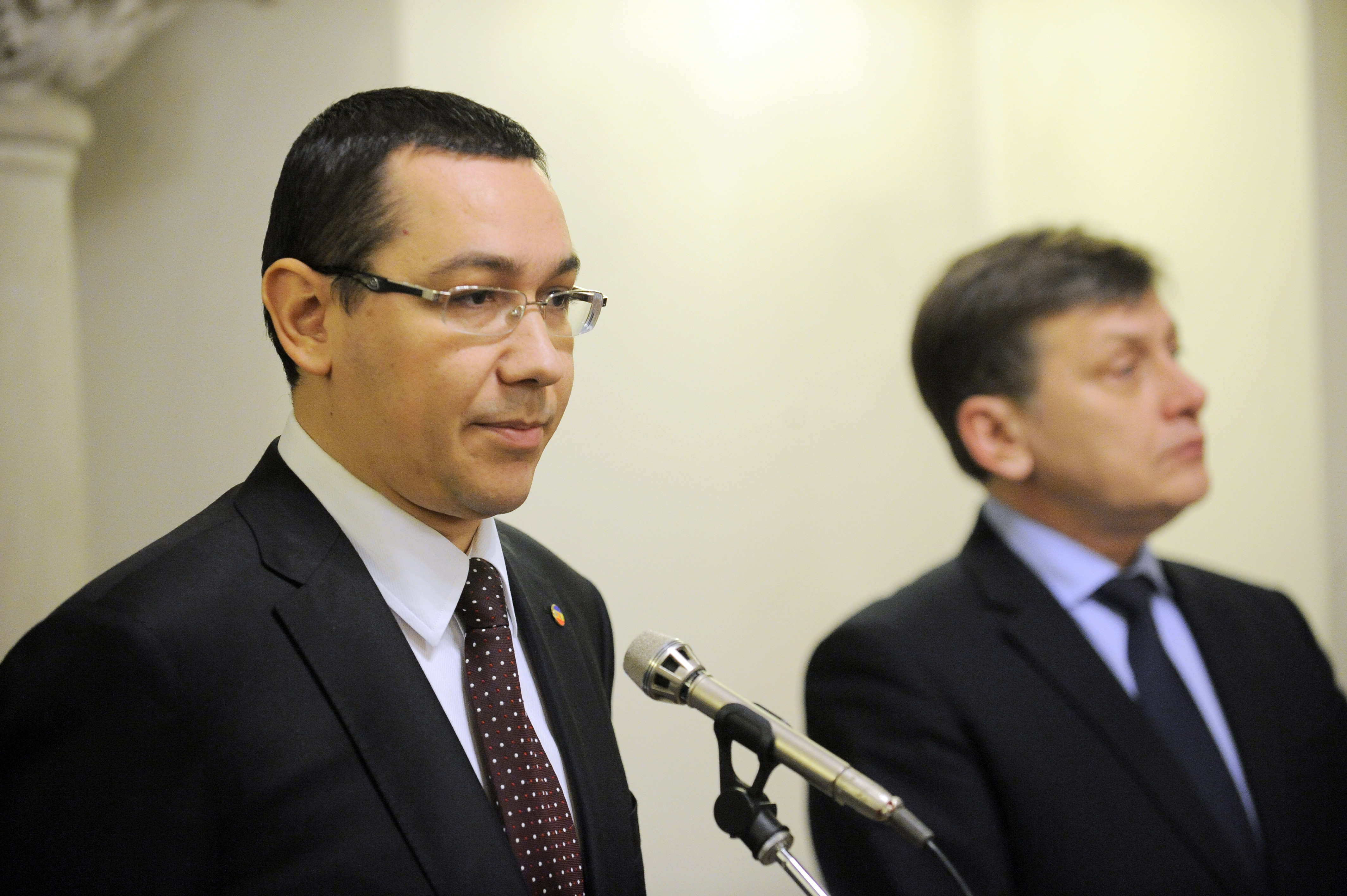 Antonescu il contrazice pe Ponta: Marirea unor impozite nu este o solutie si nu rezolva nimic
