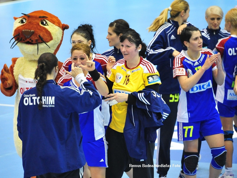 Oltchim a ratat calificarea in finala Ligii Campionilor. A pierdut returul din Ungaria, scor 31-23