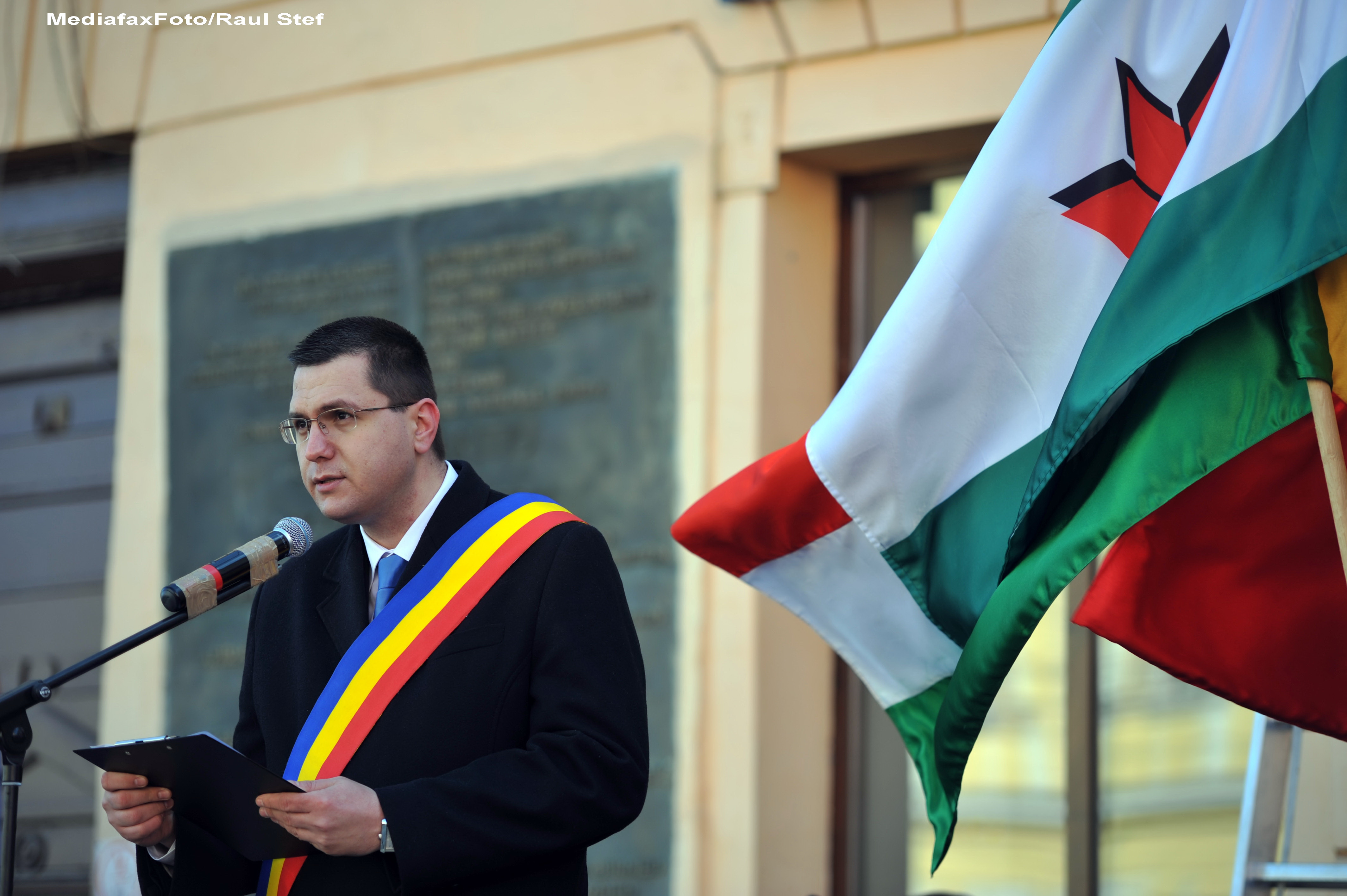 Din cele 43 de primarii din Cluj care au primit bani de la Guvern, doar 5 sunt conduse de PSD si PNL