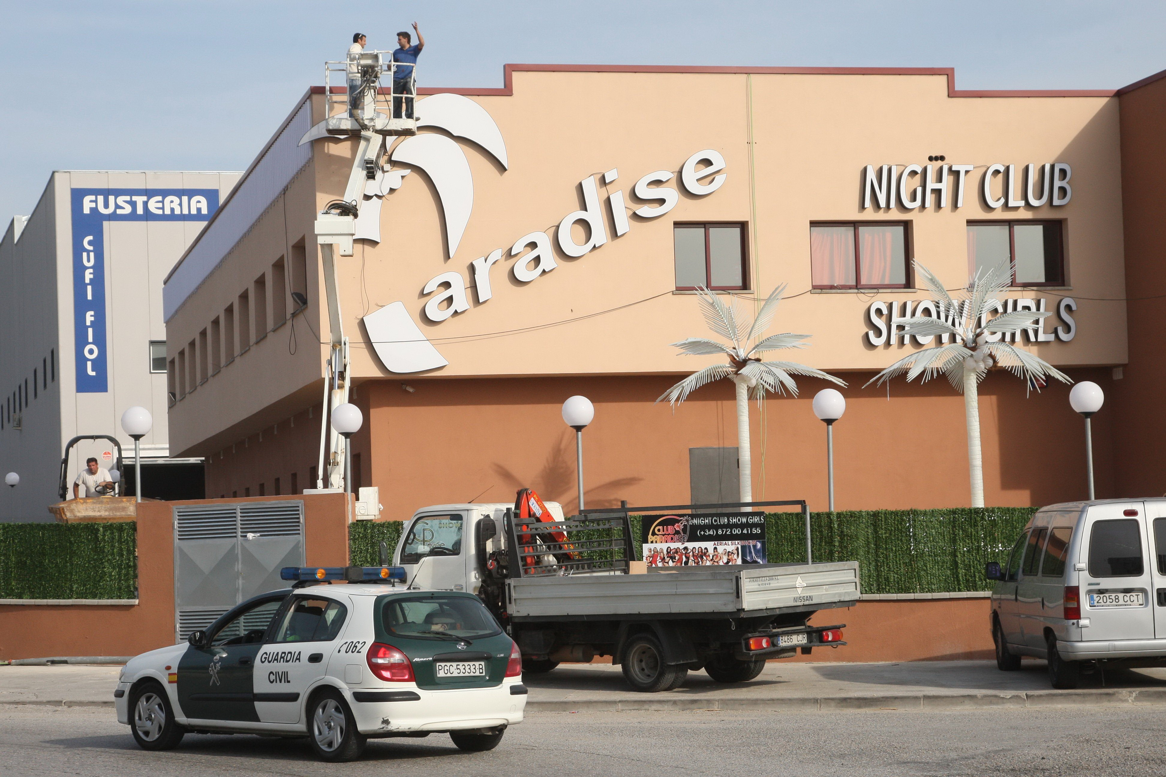 Criza financiara duce la o criza morala in Spania. "Si intalnirile de afaceri se termina in bordel"