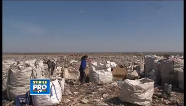 SOCANT. Un bebelus a fost gasit mutilat de animale, dupa ce a zacut cateva zile in groapa de gunoi