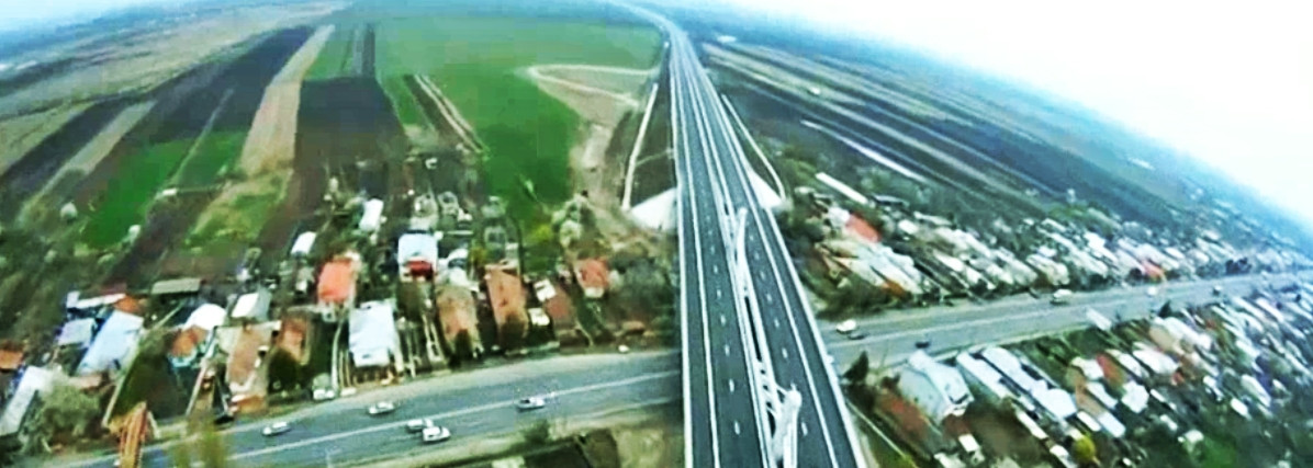 Cea mai asteptata autostrada din Romania vazuta din avion. Pe aici vom circula din vara. VIDEO